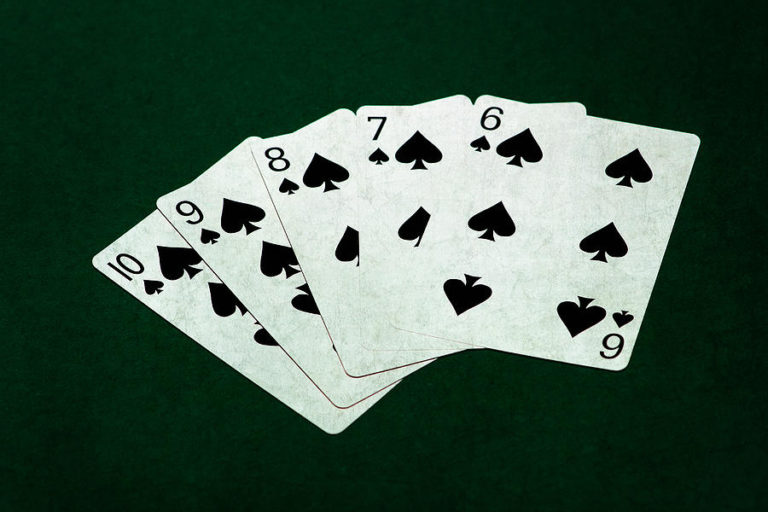 in poker does 4 aces beat a straight flush